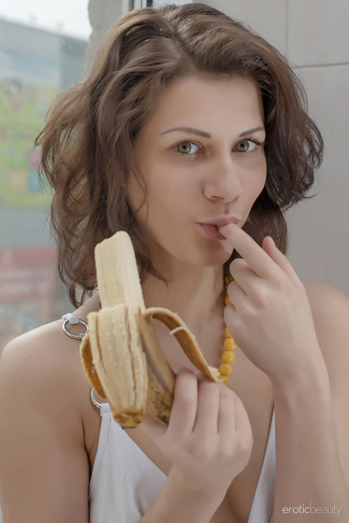 Teen glamour model Mixaella displays her naked vagina  